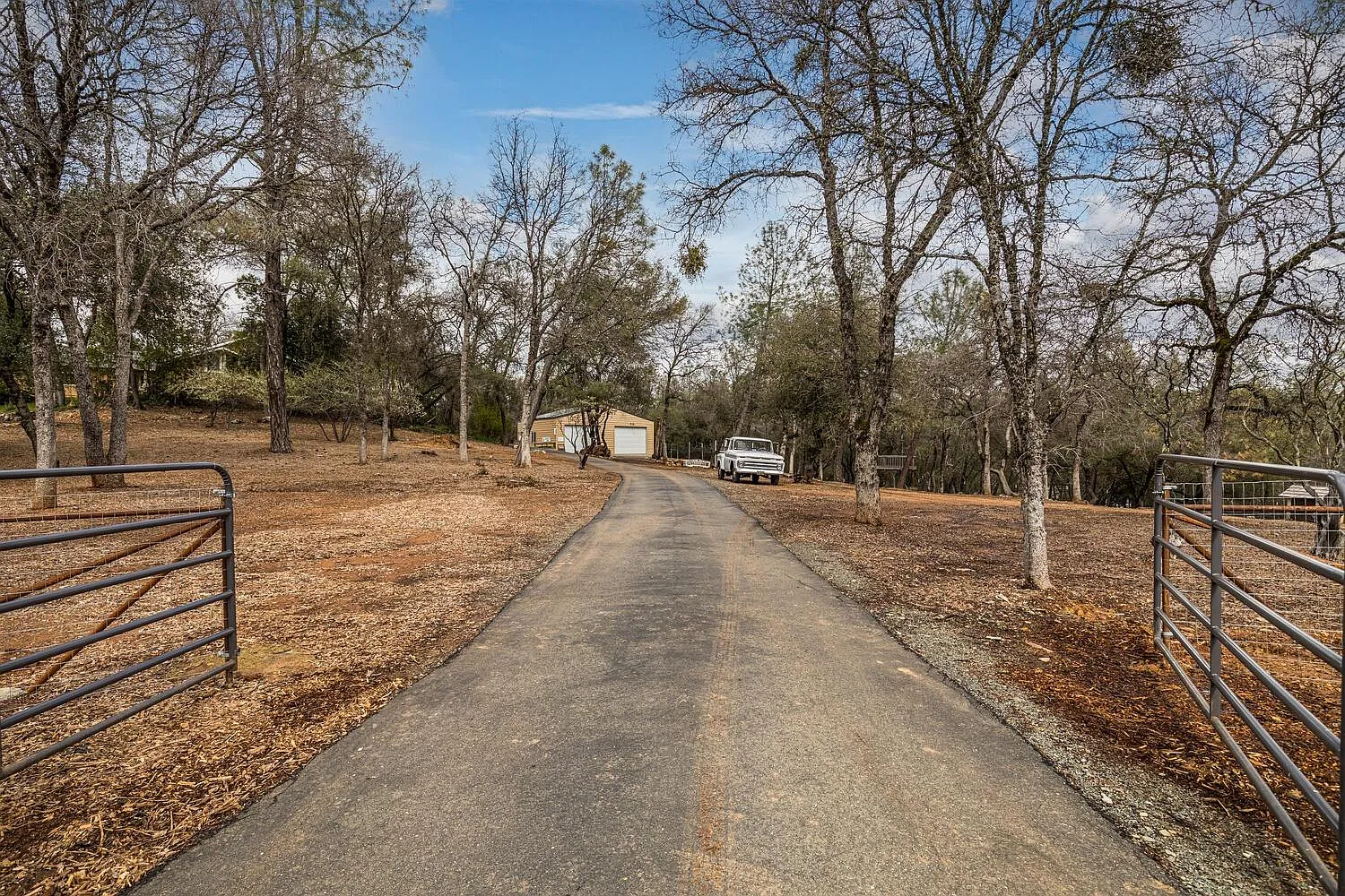 13635 Wright Rd photo 1