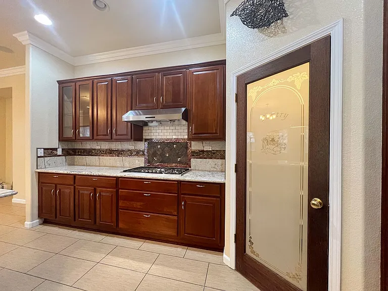 9721 Toscano Dr — Photo 15