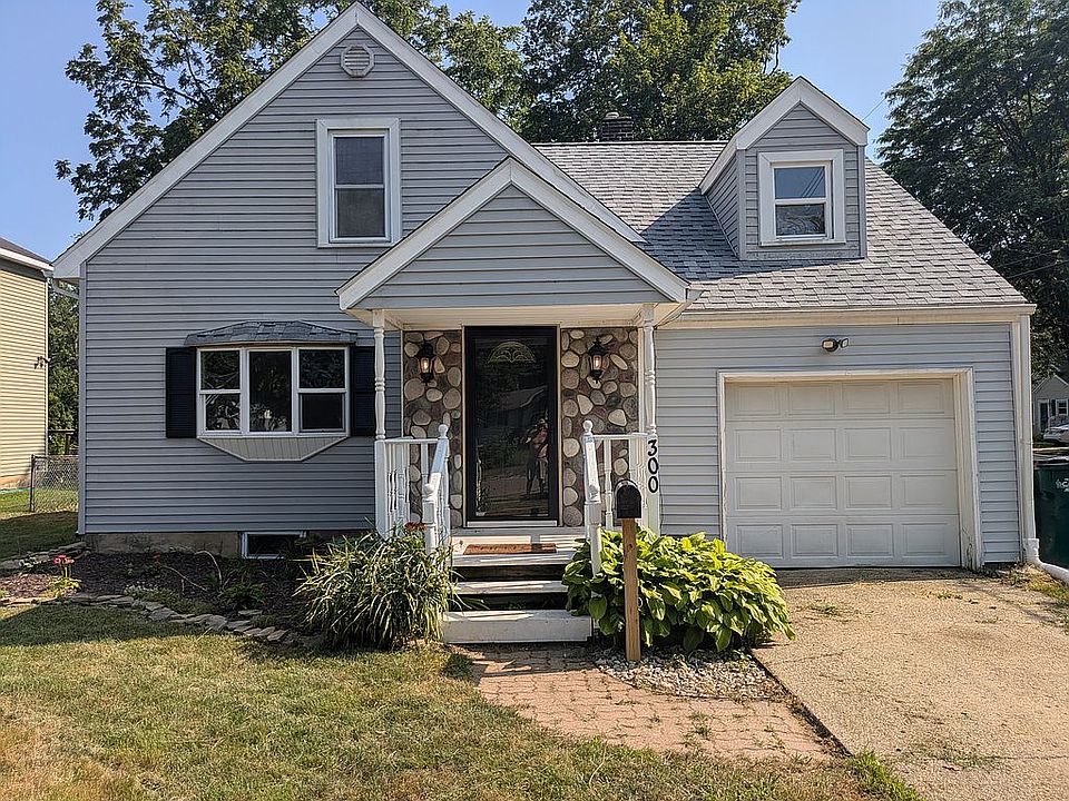 1st image of 300 E Potter Ave