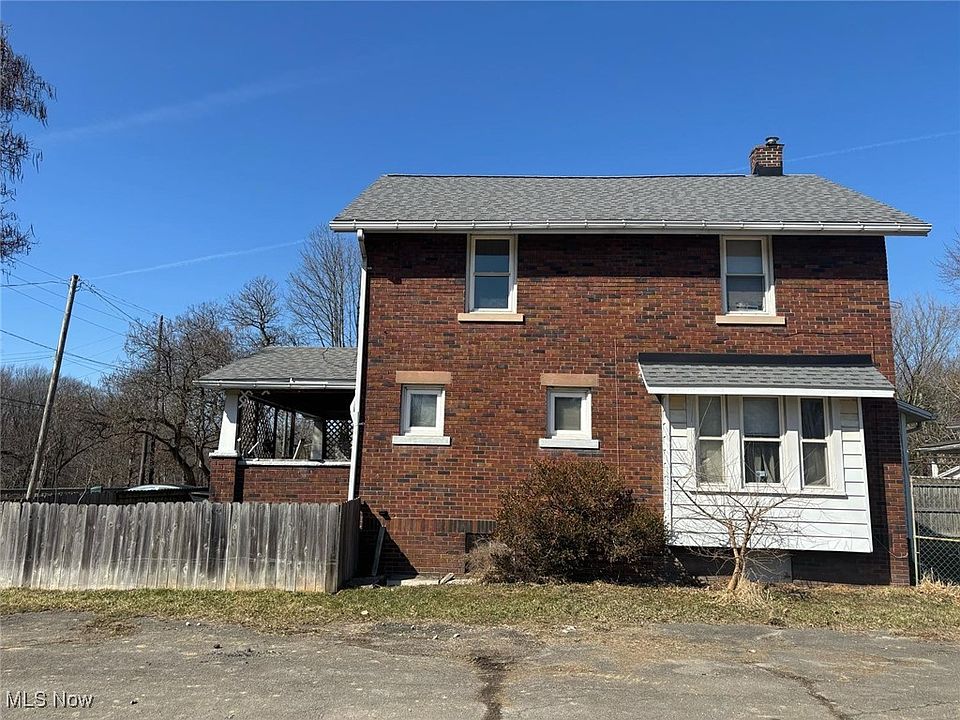 1st image of 2212 Mahoning Ave NW