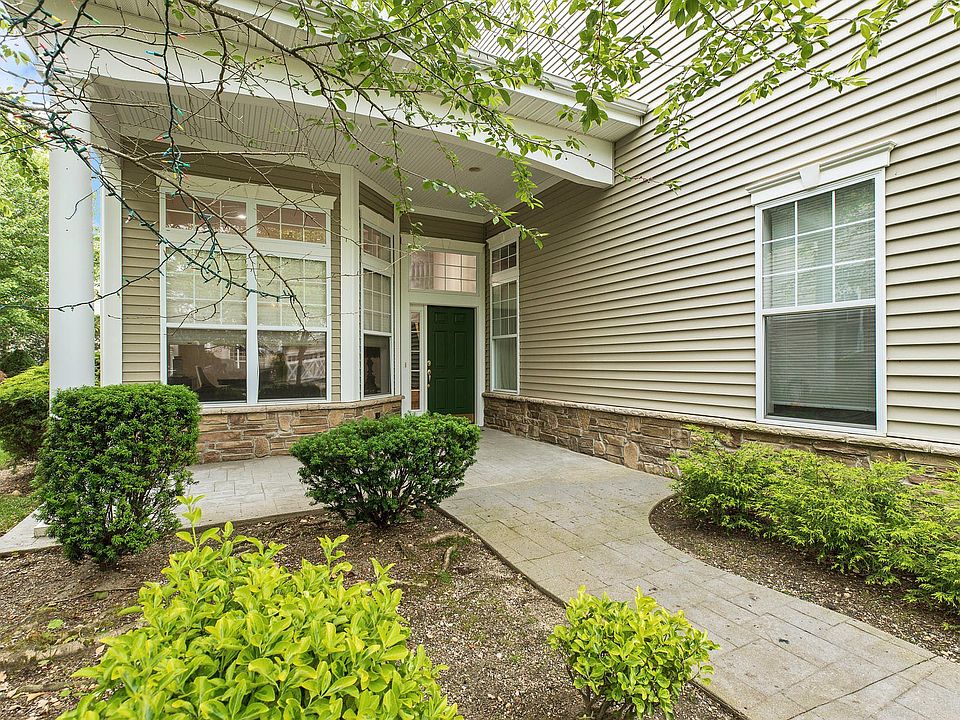 1st image of 119 Beethoven Ct
