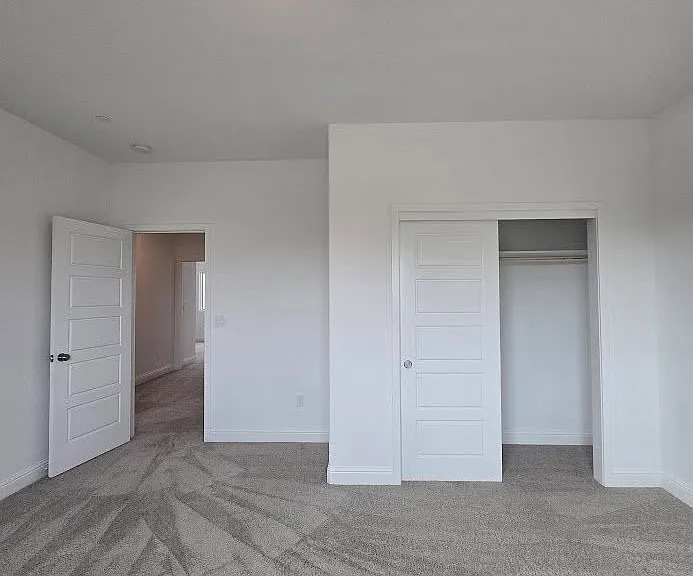 2320 S Claremont Ave — Photo 28