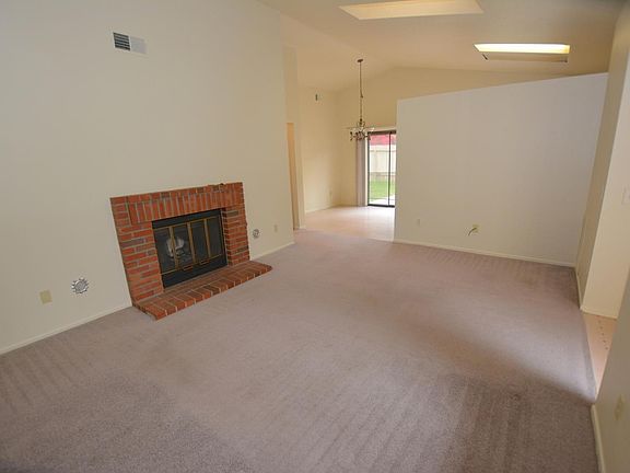 2nd image of 445 Shoshone St