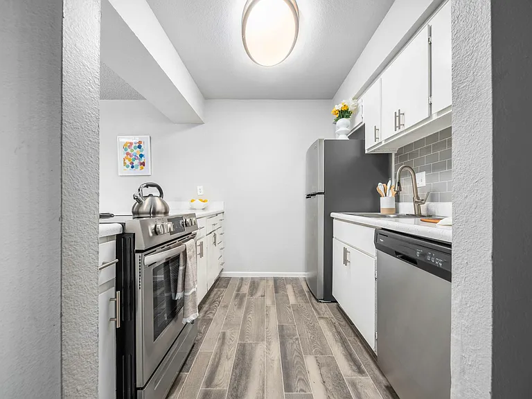 Peoria Grand Apartments — Photo 1