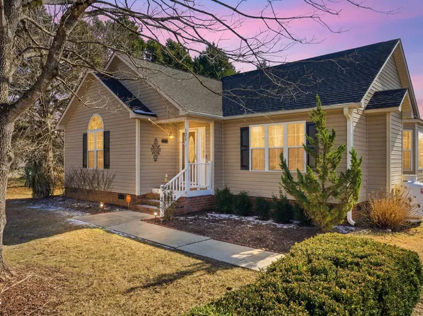 101 White Water Ct, Benson, NC 27504