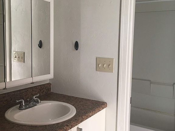3rd image of 770-780 N Dodge Blvd #15
