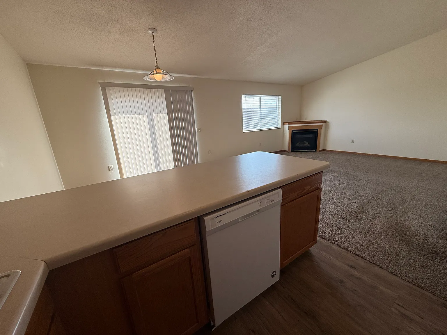 3 bed, 1400 sqft, $1,525 — Photo 4