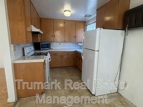 4th image of 4401 Clayton Ave #3