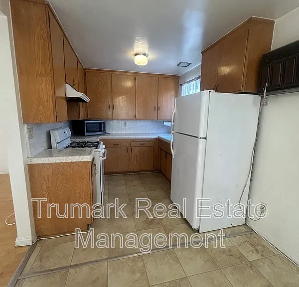 4401 Clayton Ave #3 — Photo 4