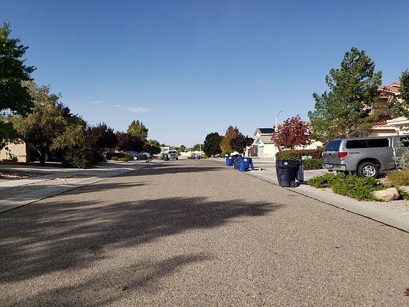 3rd image of 9911 Bradford Pl NW