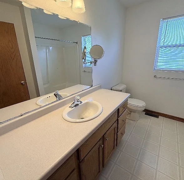 2nd floor bathroom