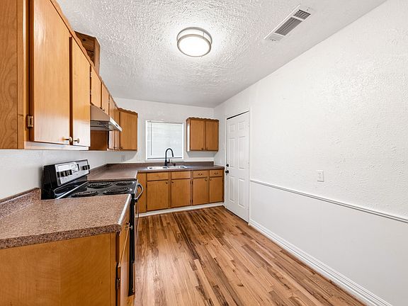 3rd image of 1718 Cranford Dr