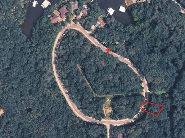 960 Nassau Cir, Lake Ozark, MO 65049
