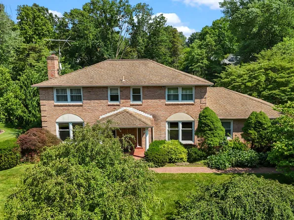 606 Overbrook Ln, Oreland, PA 19075