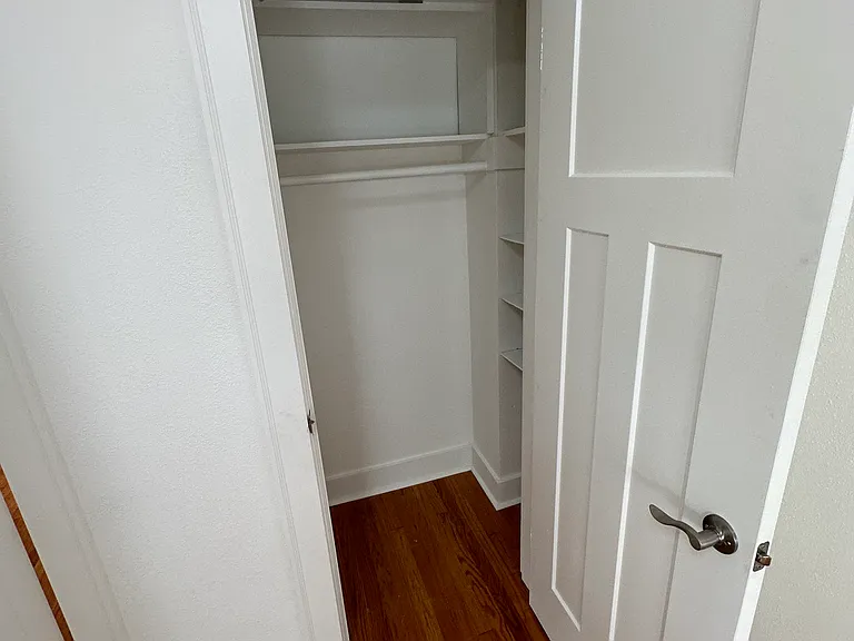 516 Summit Ave E #201 — Photo 11