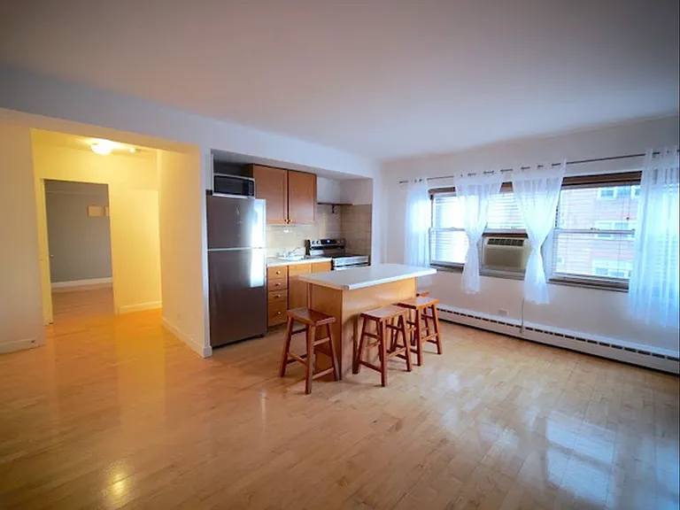 4970 N Marine Dr #1023 — Photo 2