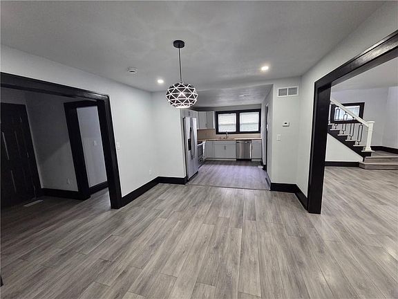 4th image of 2807 Edmond St