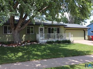 1900 S Cambridge Ave, Sioux Falls, SD 57106