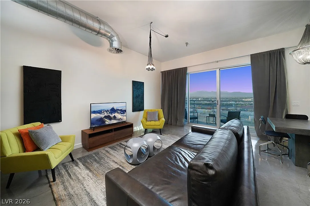 Newport Lofts — Photo 4