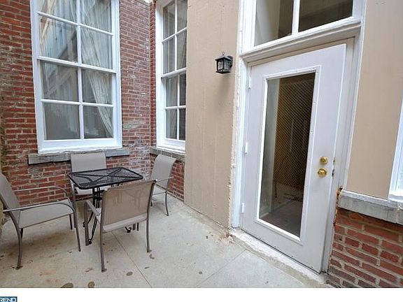 5th image of 1238 Callowhill St Suite 103