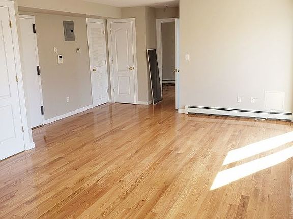 5th image of 3077 38th St APT 4A
