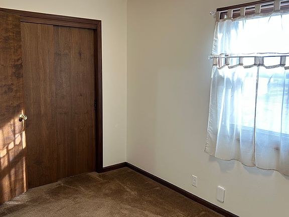 5th image of 1130 E Ash St #A