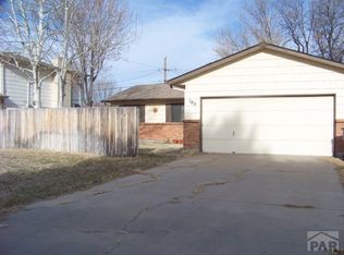 105 Montcalm Dr, Pueblo, CO 81005