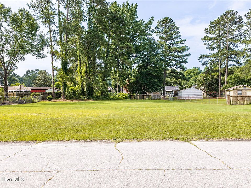 1st image of 1724 Deerwood Drive