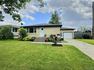 21 Barone Cir, Cheektowaga, NY 14225