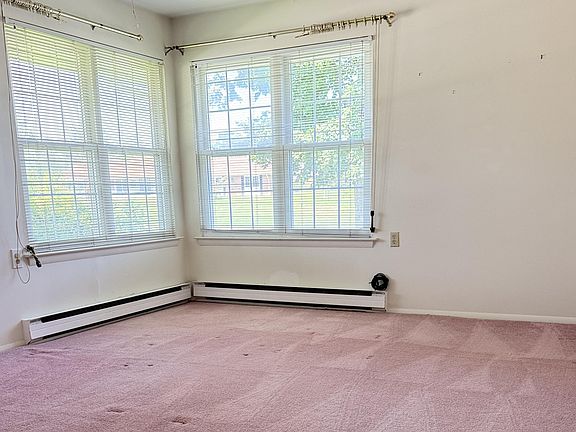 3rd image of 439D Chesterfield Court