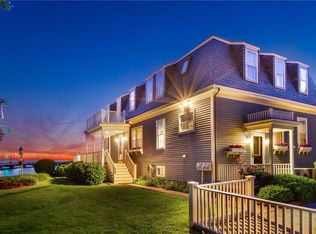 131-133 Washington St, Newport, RI 02840