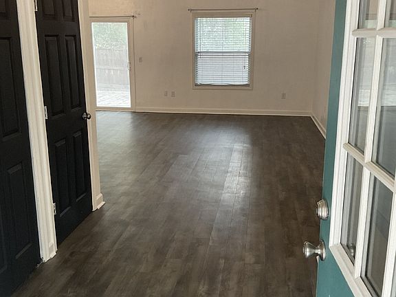 2nd image of 27 Brindlewood Dr