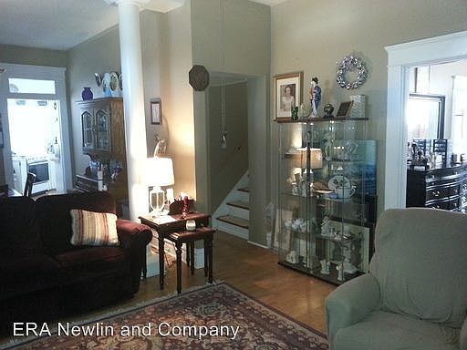 3rd image of 431 W Avenue D