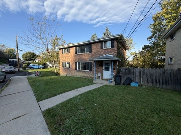 2nd image of 50 Sceneridge Ave