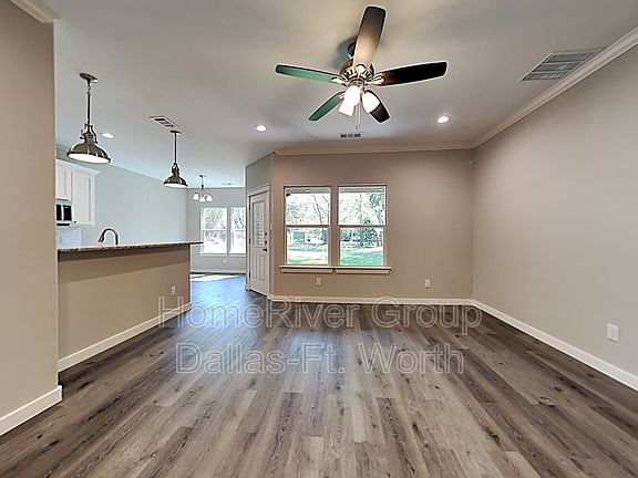 2nd image of 2024 E Lamar St