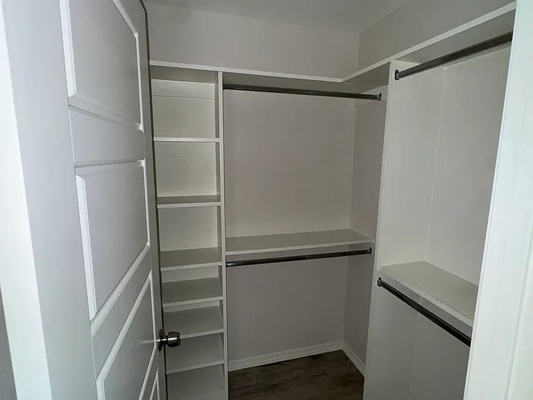 1605 Los Alamos St #A — Photo 23