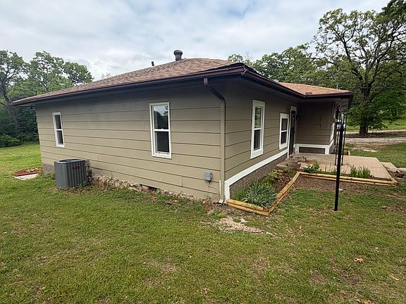 3rd image of 423 E 39th Street