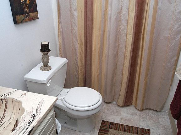 Niagara II Apartments, Niagara Falls NY - Bathroom