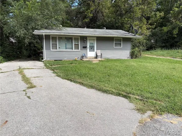3928 Lada Ave, Saint Louis, MO 63121