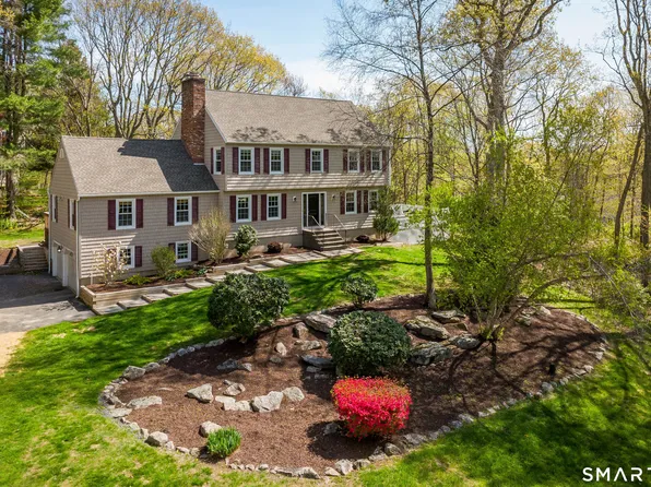 19 Crabapple Lane, Newtown, CT 06470