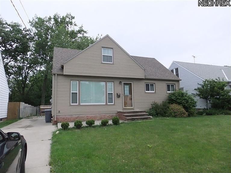1st image of 27713 Parkwood Dr