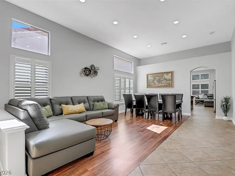 7855 Windward Rd — Photo 2