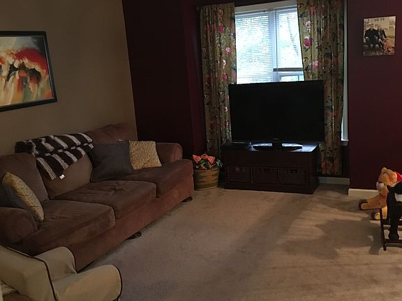 4th image of 1125 Lindsay Ln