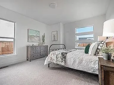 514 S Hamlin Ln — Photo 13