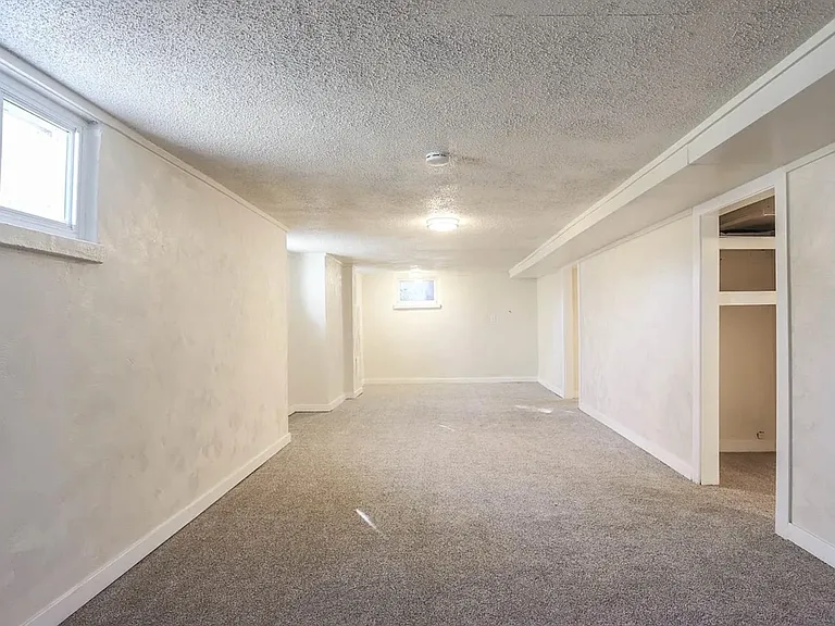 1239 Valentia St — Photo 18