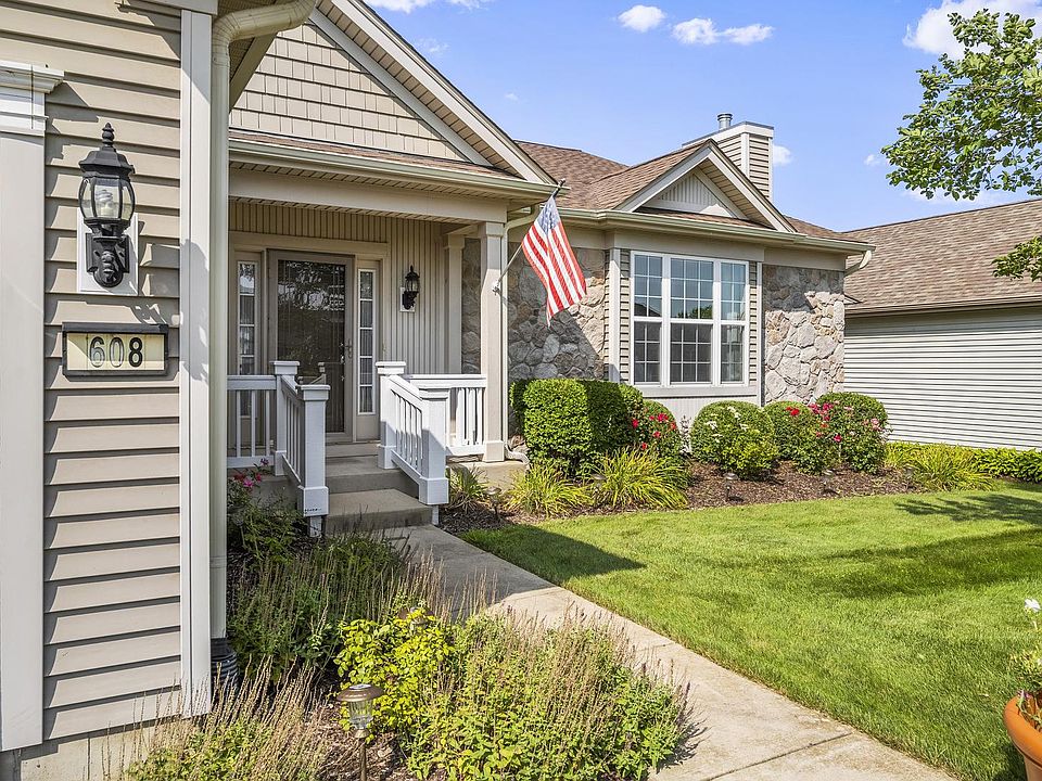 1st image of 608 Lincoln Cir