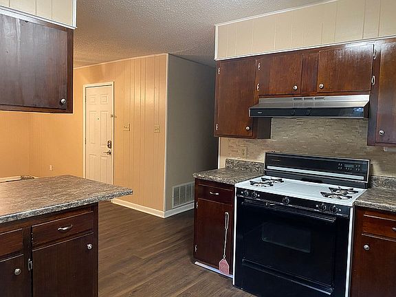 3rd image of 5719 N Greenway Dr