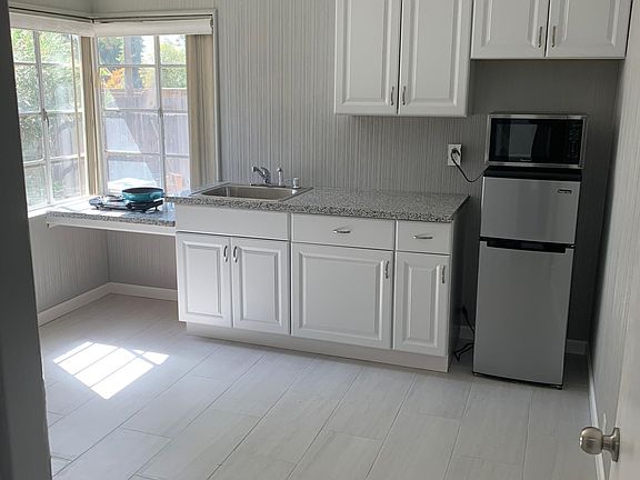 5th image of 4002 Arden Dr N