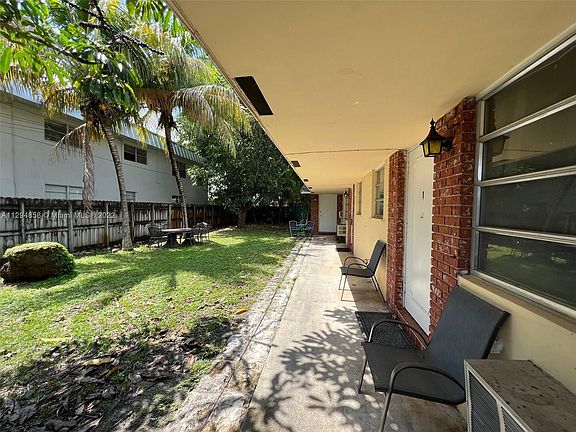 3rd image of 4841 SW 45th Ave APT 1