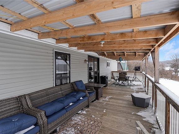 4th image of 4268 Lake Rd